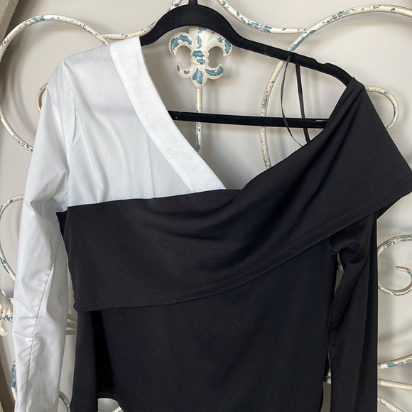 blouse - Picture 2 of 4